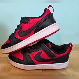 Nike Court Borough Recraft Low Sneaker - Kids' size 3 youth. In new condition!